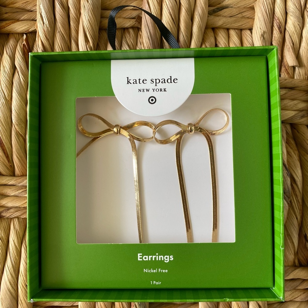 Elegant Gold Bow Earrings